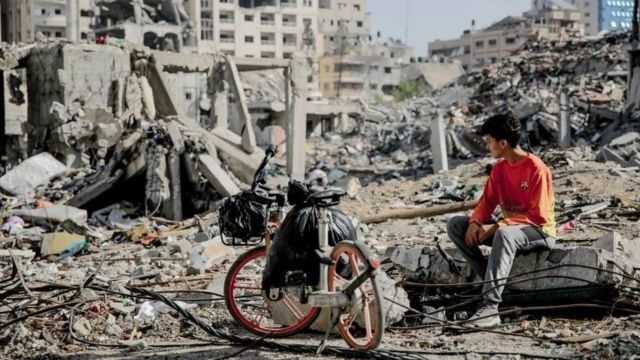 ويكيبيديا العربية تُغلق موقعها احتجاجًا على حرب غزة