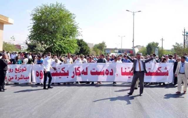 معلمون ومدرسون في أربيل يضربون عن الدوام لحين صرف رواتبهم