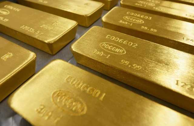 الذهب يرتفع بدعم من تراجع الدولار وتوترات الشرق الأوسط