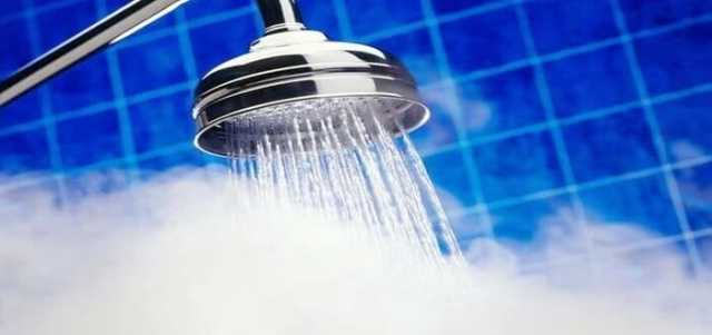 الاستحمام بماء ساخن يسبب مشاكل للجلد والقلب وقد يكون مميتًا
