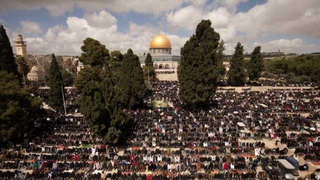 وسط آمال الهدنة.. الآلاف يؤدون صلاة العيد في المسجد الأقصى