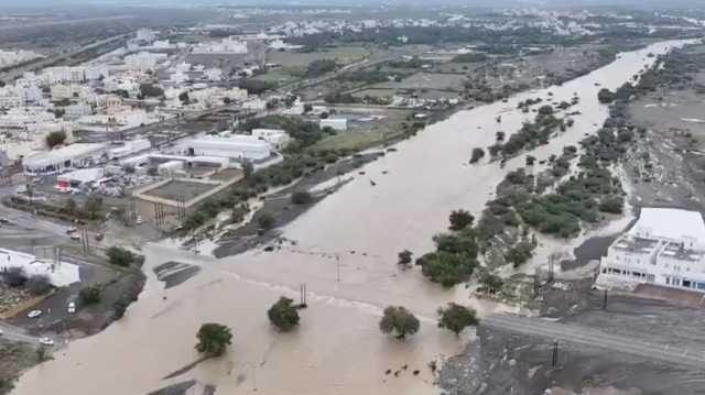 سلطنة عمُان.. قتلى وبحث عن مفقودين في سيول عارمة