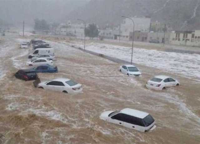 بعد الكارثة الأولى.. منخفض جوي جديد يهدد عُمان