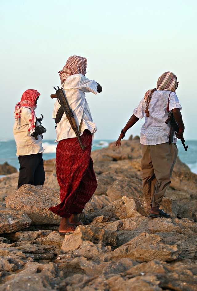 مقابل 5 ملايين دولار.. قراصنة صوماليون يحررون سفينة عبد الله