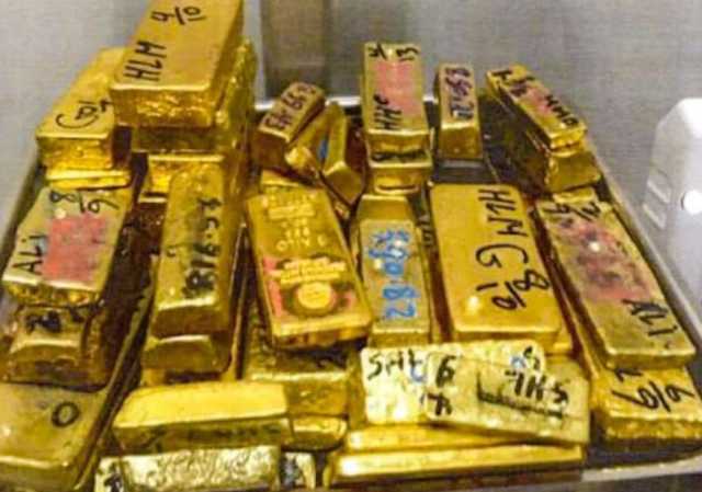 الأكبر بتاريخ ليبيا.. أوامر قبض بحق مسؤولين حاولوا تهريب 26 طناً من الذهب