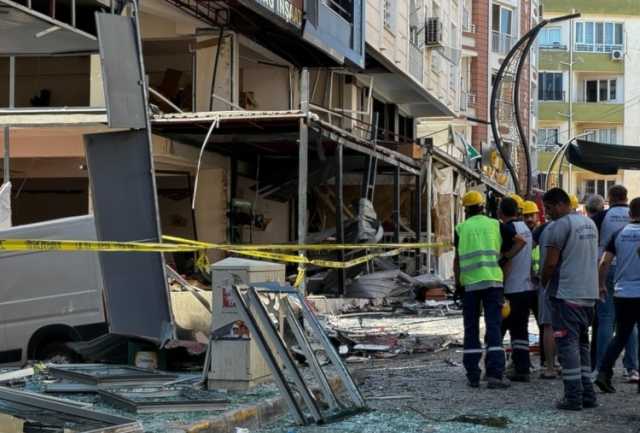 مصرع 4 أشخاص وجرح العشرات بانفجار داخل مطعم بولاية إزمير التركية