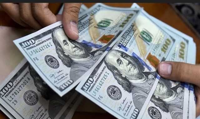 المالية النيابية تكشف سبب ارتفاع الدولار في العراق وتتوقع مصيره - عاجل