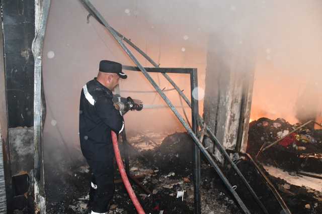 الدفاع المدني تحكم سيطرتها على حريق اندلع بعدد من البسطيات في بغداد الجديدة