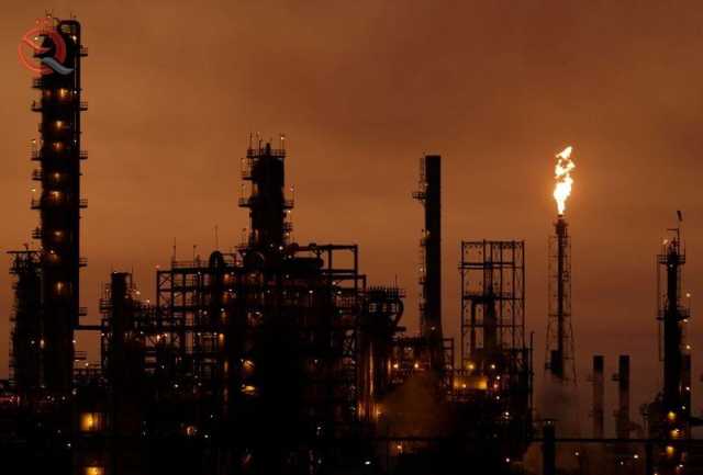 النفط ينخفض مع انحسار المخاوف حيال امدادات الشرق الأوسط