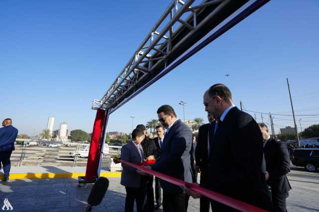 رئيس الوزراء يفتتح أول جسر للمشاة يربط ضفتي الكاظمية والگريعات ببغداد