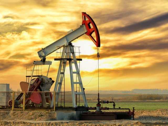 النفط يرتفع مع زيادة المخاوف من توترات باب المندب