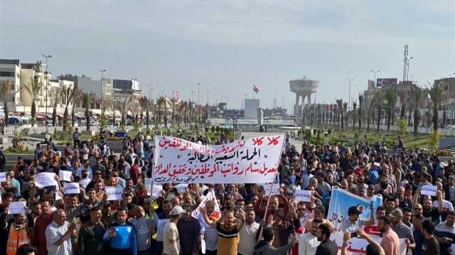 جراء ارتفاع أسعار الصرف.. حراك نيابي للاسراع باقرار 'سلم الرواتب'