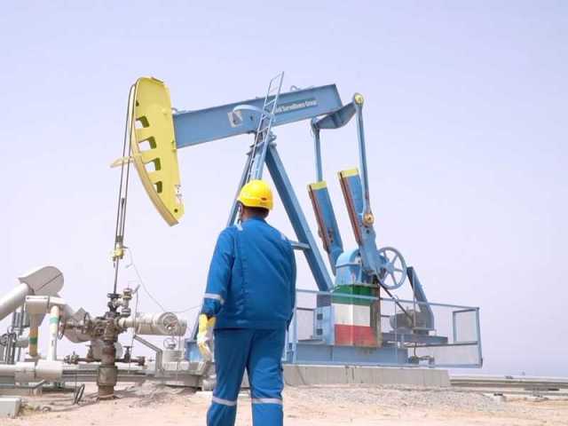 الكويت تمدد خفض إنتاج النفط الطوعي بـ135 ألف برميل حتى حزيران