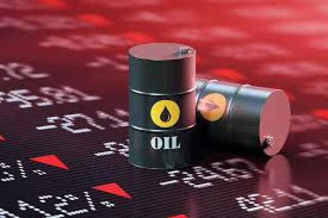 أسعار النفط تستقر قرب أعلى مستوياتها خلال 3 أسابيع
