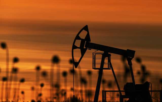أسعار النفط تواصل الارتفاع عالميا.. برنت لأكثر من 82 دولارا