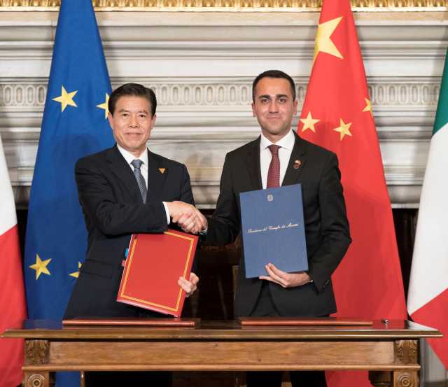 إيطاليا تعتزم تعزيز التجارة مع الصين