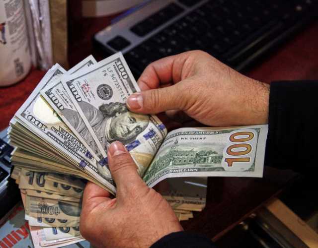 انخفاض أسعار الدولار مقابل الدينار في بغداد