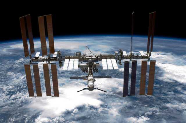 'سبيس إكس' تقتنص عقداً بقيمة 843 مليون دولار من 'ناسا' لبناء مركبة فضائية