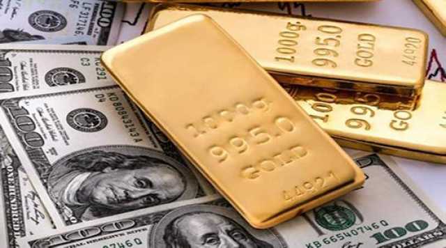 انخفاض الدولار يرفع أسعار الذهب