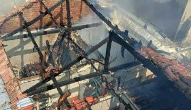 سكيكدة: حريق يلتهم 35 محلا تجاريا في عزابة