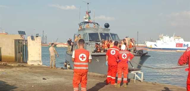 داخل المياه الإقليميّة اللبنانيّة... غرق مركب على متنه 120 شخصاً