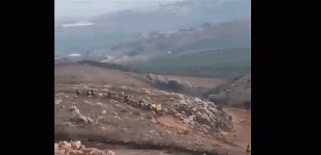 دراجات نارية تجول عند الحدود حاملةً رايات حزب الله.. ومسيرات احتفالا بـطوفان الاقصى (فيديو)