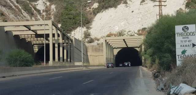 حادث صباح اليوم عند نفق شكا.. والاضرار مادية