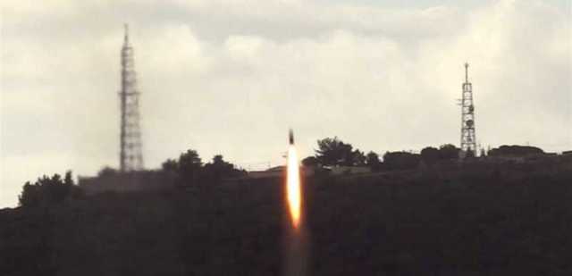 فيديو ينشره حزب الله.. هكذا قصفَ ثكنة إسرائيلية بـصواريخ بركان!