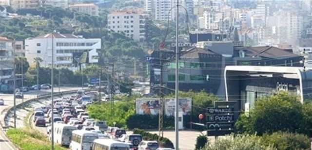 زحمة سير على اوتوستراد طبرجا.. اليكم ما جرى هناك