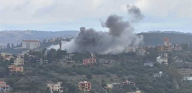 اصابات في صفوف المواطنين.. إسرائيل تدمر مبنى بالكامل في الجنوب