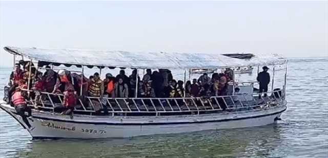 بالفيديو مركب مليء بالسوريين قبالة الشاطىء اللبنانيّ... ما القصة؟