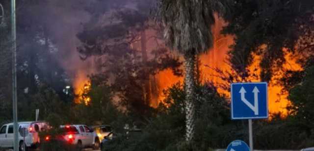 حريقٌ كبير... بالفيديو شاهدوا الأضرار التي سبّبتها صواريخ الحزب في إسرائيل