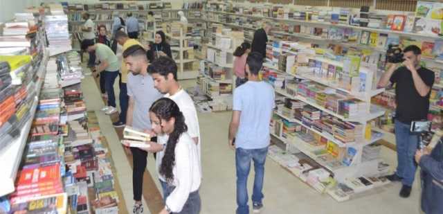 طرابلس تخلع عباءة الخوف.. وتواجه الحرب بالكتب والثقافة