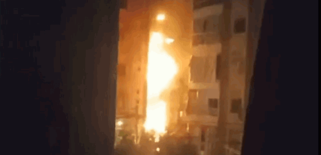 بالفيديو.. حريقٌ كبير يضرب مبنى في الشياح