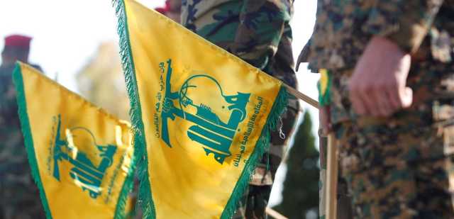 دروع تكريمية من حزب الله الى عوائل الشهداء النقابيين