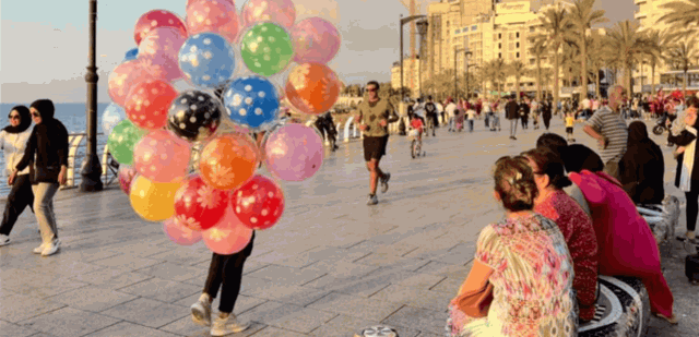 رغم شبح الحرب.. الحياة في لبنان مستمرة بلا توقف