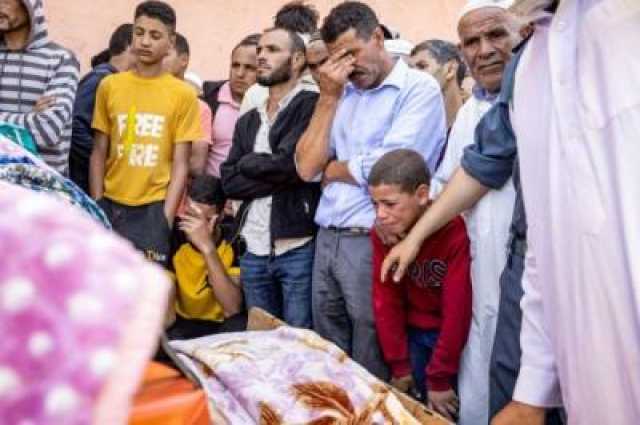 المغاربة يشيعون جثامين 6 أشخاص من عائلة واحدة لقوا مصرعهم تحت انقاض الزلزال