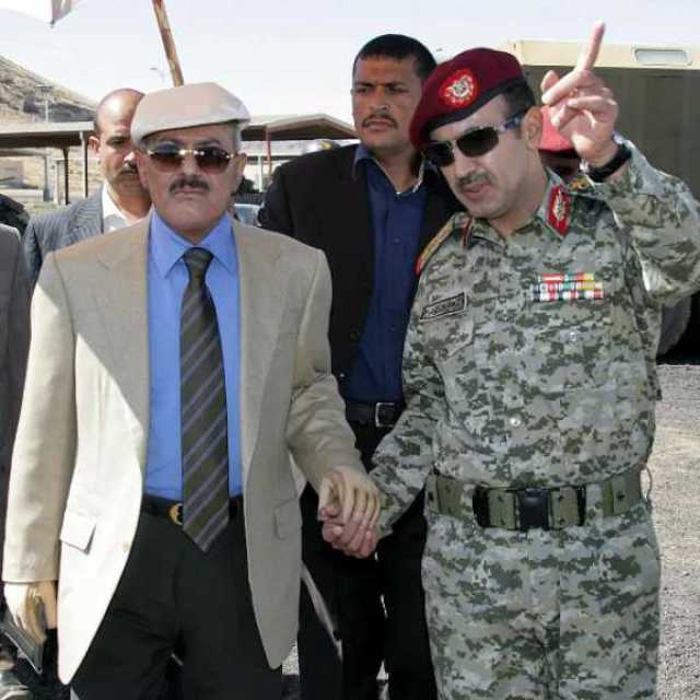 أحمد علي عبدالله صالح يعزي في وفاة ”الذراع الأيمن” لوالده ومخزن أسراره