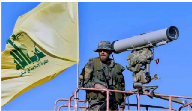 معاريف: صاروخ بوزن نصف طن موجه من لبنان إلى تل أبيب