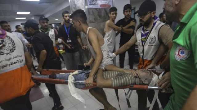 غزة.. مستشفى 'شهداء الأقصى' مكتظ بالجرحى بأربعة أضعاف طاقته الاستيعابية