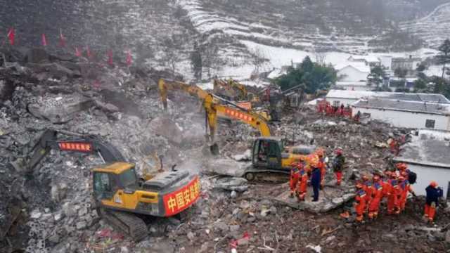 ارتفاع حصيلة ضحايا الانهيار الأرضي جنوب غربي الصين إلى 44 قتيلا