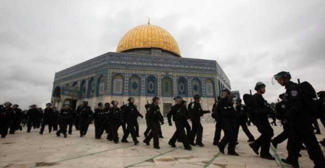 قوات الاحتلال الإسرائيلية تعتدى على المصلين فى المسجد الأقصى المبارك