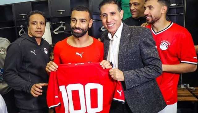 منتخب مصر يحتفي بمئوية محمد صلاح