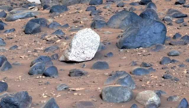 'صخور زرقاء'.. ناسا تشارك أوضح صورة للمريخ