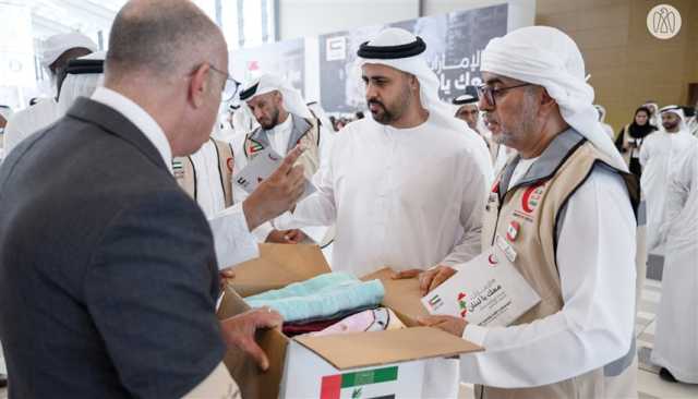 ذياب بن محمد بن زايد يتفقد حملة 'الإمارات معك يا لبنان' في أبوظبي