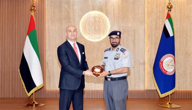 قائد عام شرطة أبوظبي يلتقي القائم بالأعمال التونسي