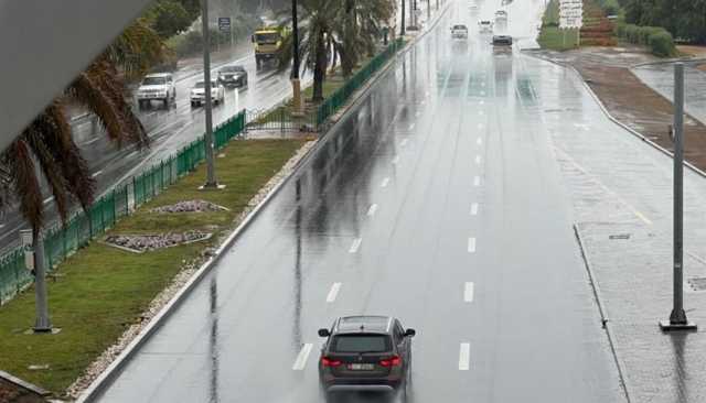 شرطة أبوظبي تنشر تعليمات للتوعية بالقيادة أثناء الأمطار والتقلبات الجوية