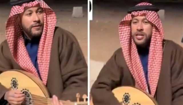 وصفوه بـ'راعي الكشتة'.. نيمار يعزف على العود بالزي السعودي