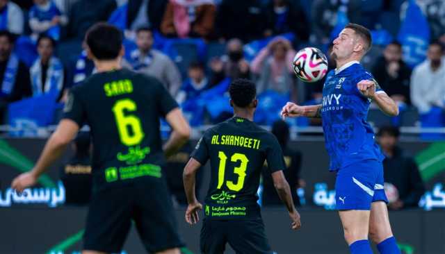 شوط أول متكافئ بين الهلال والاتحاد