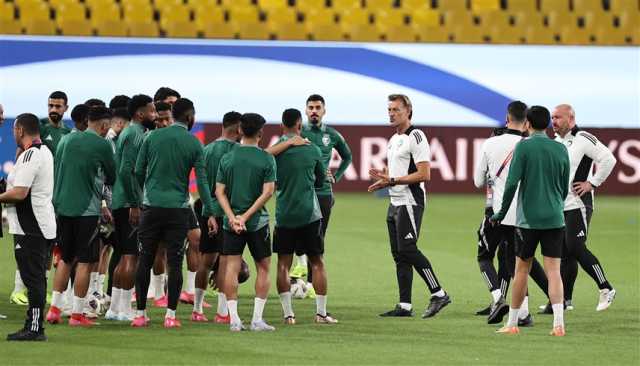 مدرب منتخب السعودية متخوف من 'مرتدات الصين'